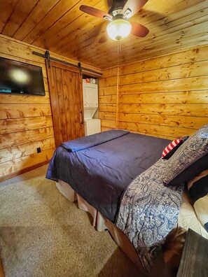 2 slaapkamers, een strijkplank/strijkijzer, gratis wifi, beddengoed