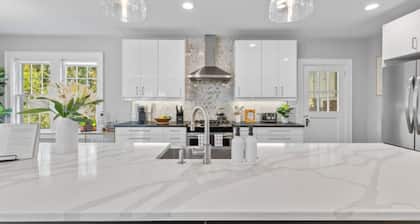 Scott Luxe Villa w Pool, Hot Tub & Games!