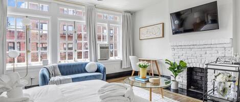 1 slaapkamer, een bureau, een strijkplank/strijkijzer, gratis wifi