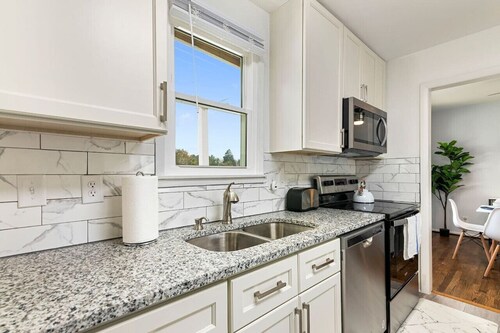 Modern Bungalow | Game Room | Fire Pit | Grill