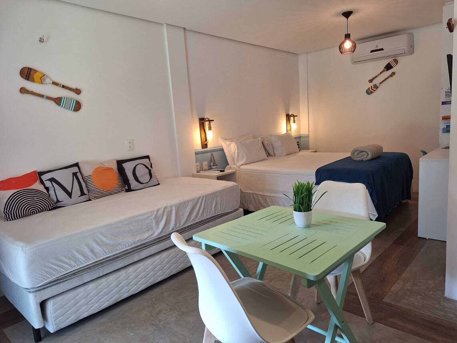 Suite estudio estándar, balcón, vistas al jardín | Decoración individual, mobiliario individual, escritorio