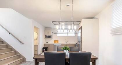 Lovely Cozy Getaway with Free Parking Included