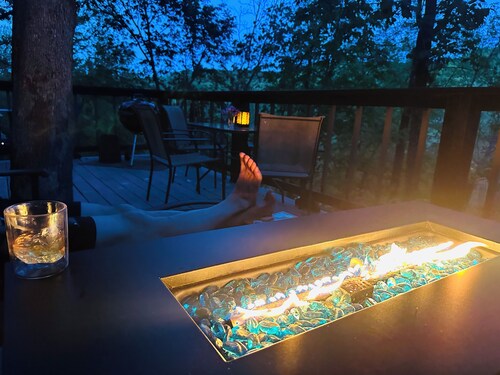 Terrace - lakefront, hot tub, full kitchen, BBQ, screened in porch, two patios.