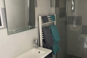 Dutxa, tovalloles i paper higiènic