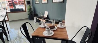 BLACK STAR ART 青年旅舍