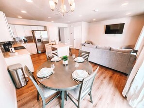 Interior - Colorado Central Retreat Close to All Attractions
(Colorado Springs)