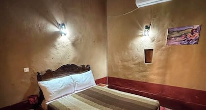 Charming bed & breakfast in tranquil Zagora with WiFi, AC