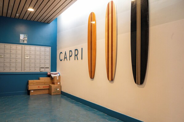 Interior - Luxury Beach Style Room in Santa Monica with WiFi, nearby fitness room and pool (Santa Monica)