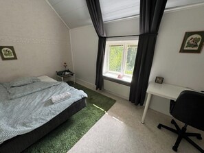 4 soverom, strykejern/-brett, wi-fi og sengetøy