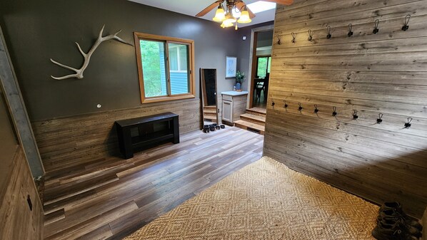 Interior - Road America and Golf Retreat (Plymouth)