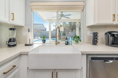 Spacious 4-bedroom house with Pool, Fun BackYard & Amazing Game Room