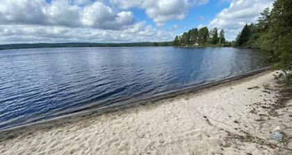 Hedsjövägen 23 med 350m sandstrand