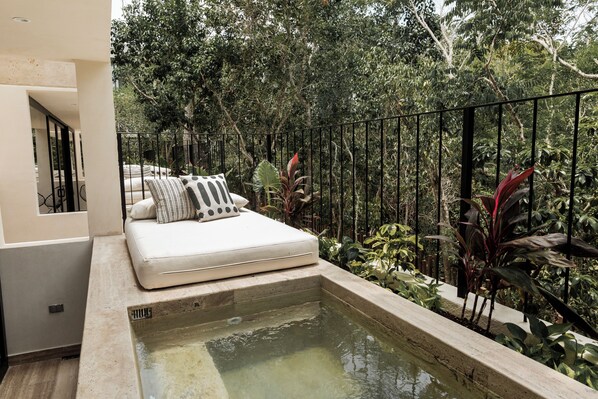 Private pool