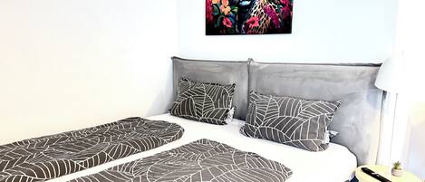 1 bedroom, iron/ironing board, WiFi (free), bed sheets