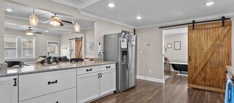 Southport Salty Patriot-Walk to DT/Pets/Fully fenced with firepit!