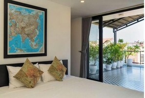 3 bedrooms, travel crib