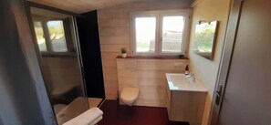 Shower, hair dryer, toilet paper