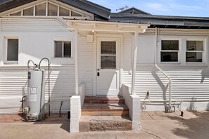 Exterior detail - DT Studio -1 Block to Mill Ave/ASU + Free Parking (Tempe)