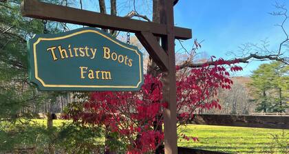 Charming 2-bedroom farm cottage in quiet Killingworth neighborhood