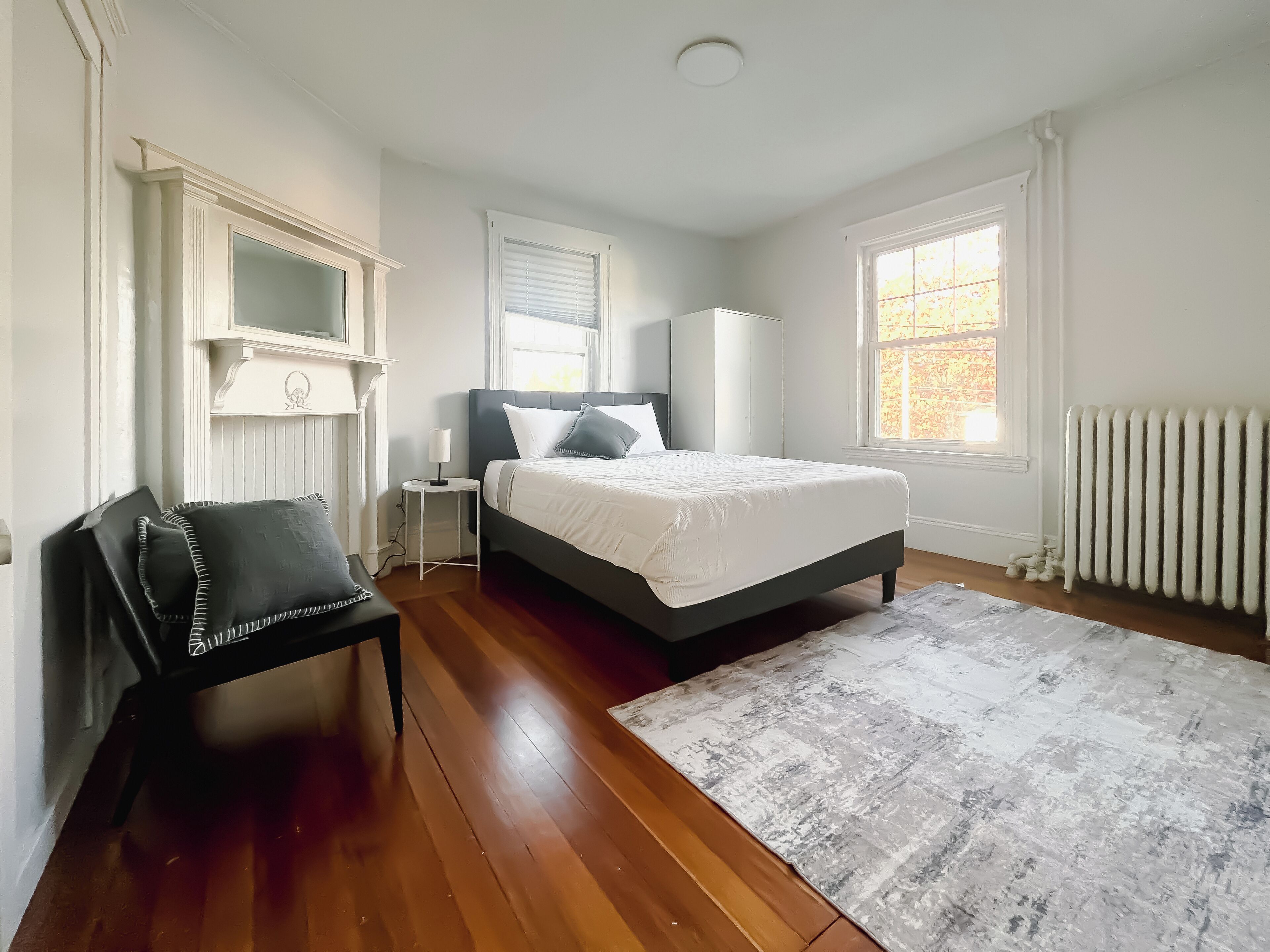 3 bedrooms, in-room safe, iron/ironing board, WiFi