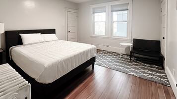 3 bedrooms, in-room safe, iron/ironing board, WiFi