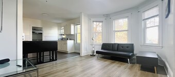 Renovated 3-bedroom apartment in Dedham - Legacy Mall 