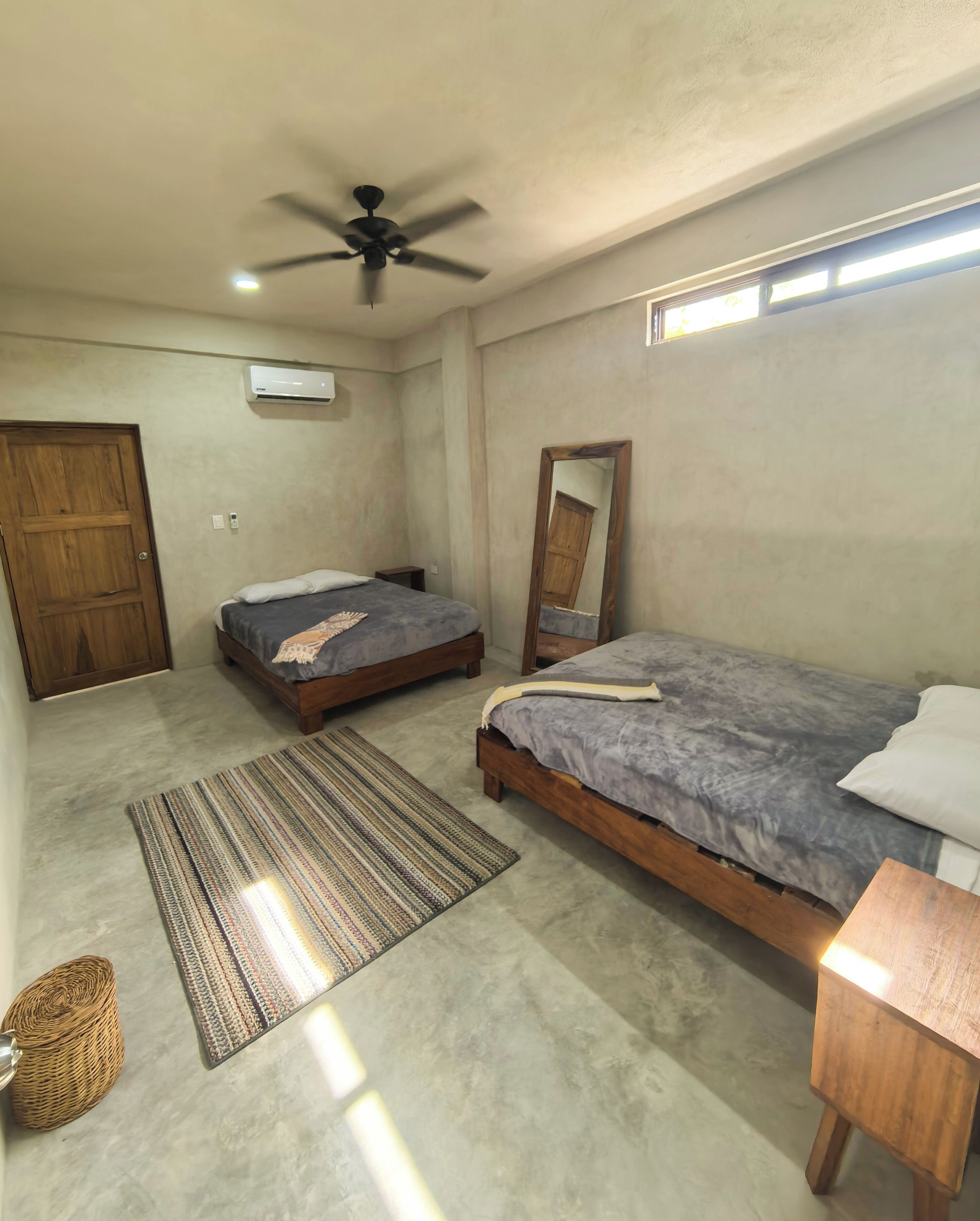 Familiesuite, 4 soverom, terrasse, bakgårdsutsikt | Wi-fi (inkludert) og sengetøy