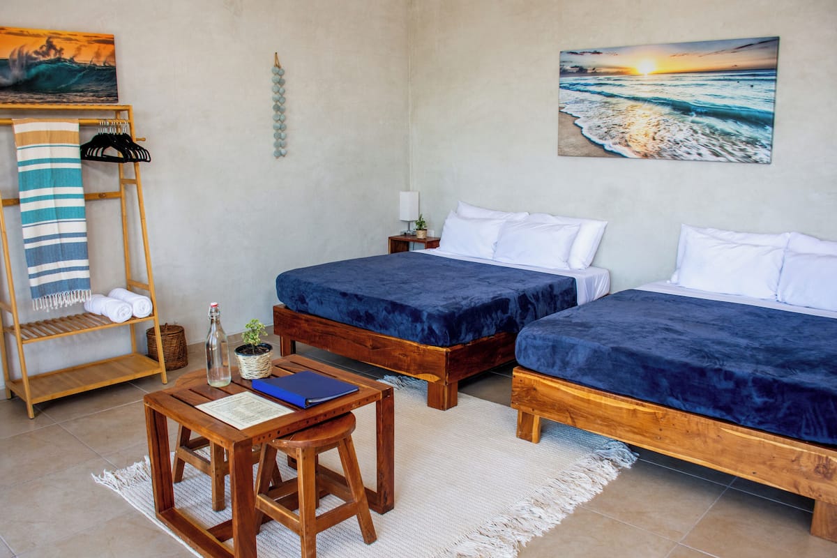 Habitación doble Confort, vista al patio | Wifi gratis y ropa de cama