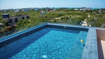 2 outdoor pools