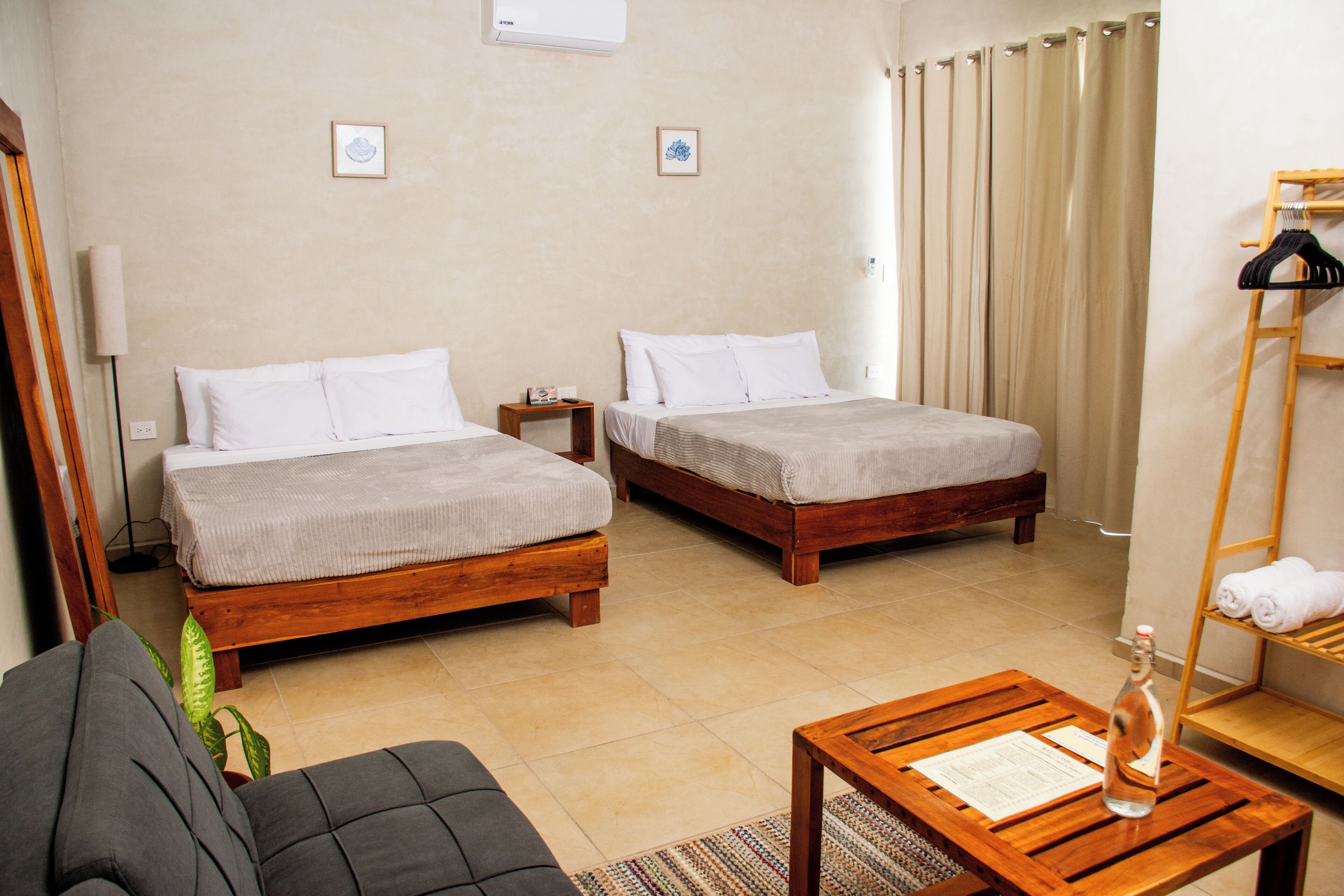 Junior Studio Suite, Courtyard View | Free WiFi, bed sheets
