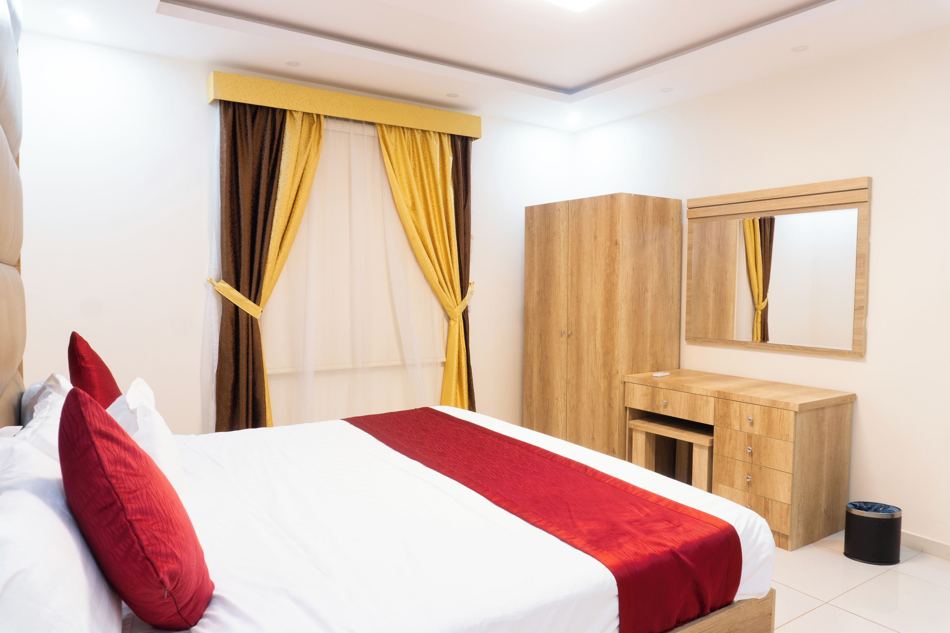 Ropa de cama de alta calidad, minibar, wifi gratis y ropa de cama 