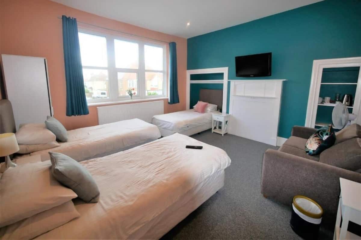 Basic Room, Shared Bathroom, City View