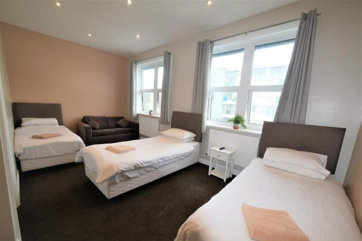 Family Room, City View