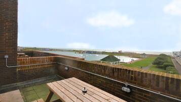 Quarto duplo clássico, sacada, vista para a cidade | Vista da sacada