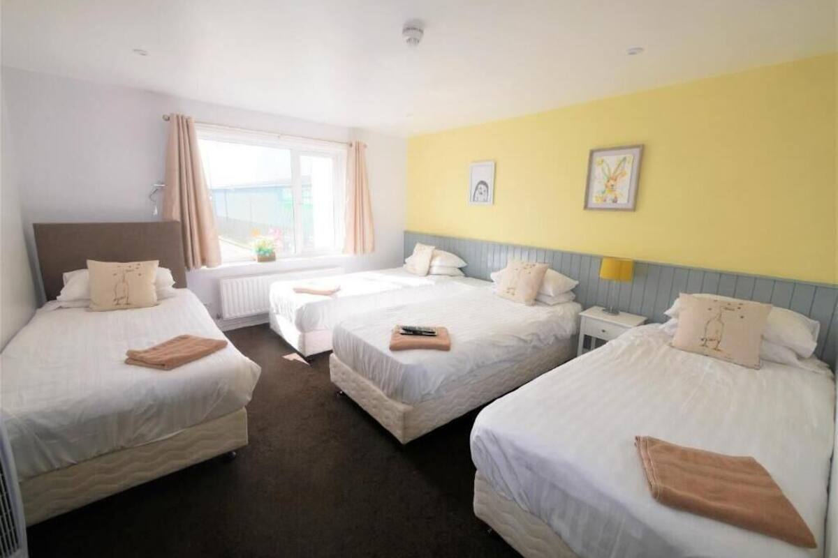 1 bedroom, in-room safe, iron/ironing board, free WiFi