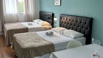 Verdunkelungsvorhänge, Bügeleisen/Bügelbrett, kostenloses WLAN