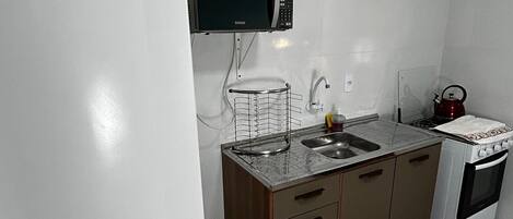 스튜디오 | 전용 주방 | 냉장고, 전자레인지, 오븐, 조리 도구/접시/주방 기구