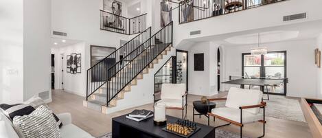 Smart TV, table tennis