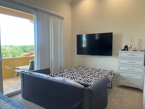 4 makuuhuonetta, vauvan matkasänky, Wi-Fi, vuodevaatteet