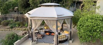 Charming 3-bedroom Retro Ranch