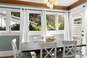 Dining - Le Grande Suite at Twin Palms (Ventura)