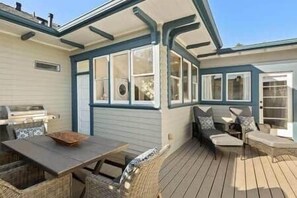 Outdoor dining - Le Grande Suite at Twin Palms (Ventura)