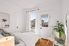 2 habitaciones, tabla de planchar con plancha, wifi y ropa de cama