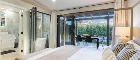 House (4 Bedrooms) | 4 bedrooms, bed sheets