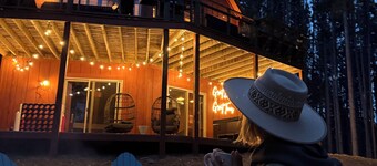 NEW Modern Torch Lake Retreat w/Hidden Speakeasy: Golf Sim/Theater/Hot Tub&Games