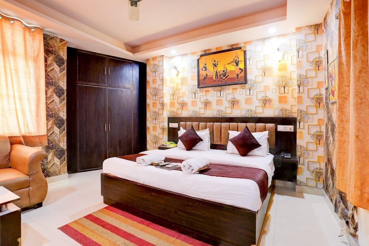 Quarto casal luxo, sacada | 1 quarto, escrivaninha, espaço de trabalho para notebook