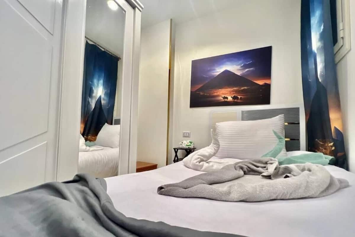Deluxe Single Room | Pillowtop beds, minibar, soundproofing, iron/ironing board