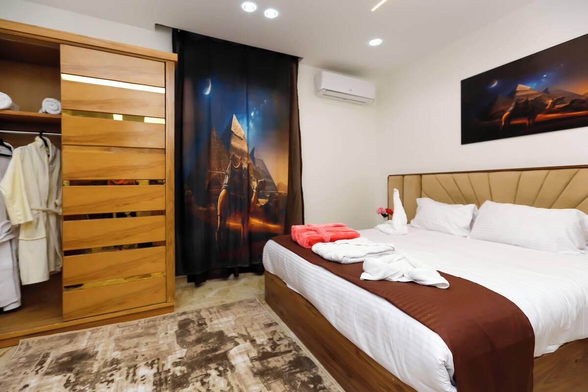 Deluxe Single Room, Non Smoking | Free minibar, soundproofing, iron/ironing board, free WiFi