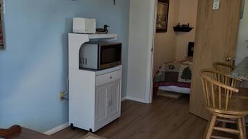 Family Cabin, Multiple Beds, Non Smoking, Resort View | Living area