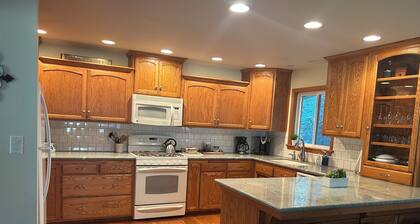 Kaweah View 3-bedroom house in Three Rivers WiFi and AC